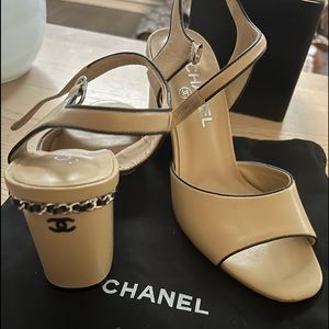 Unique like new Chanel sandals sling back